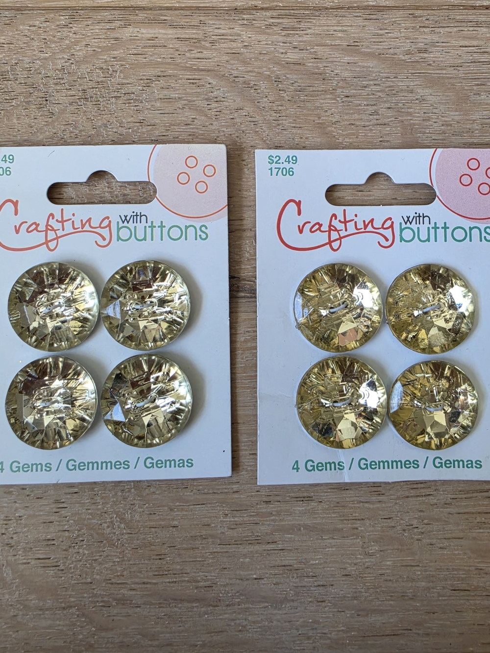 Vintage Crafting with Buttons Gold Gem Button Pack (Set of 8)